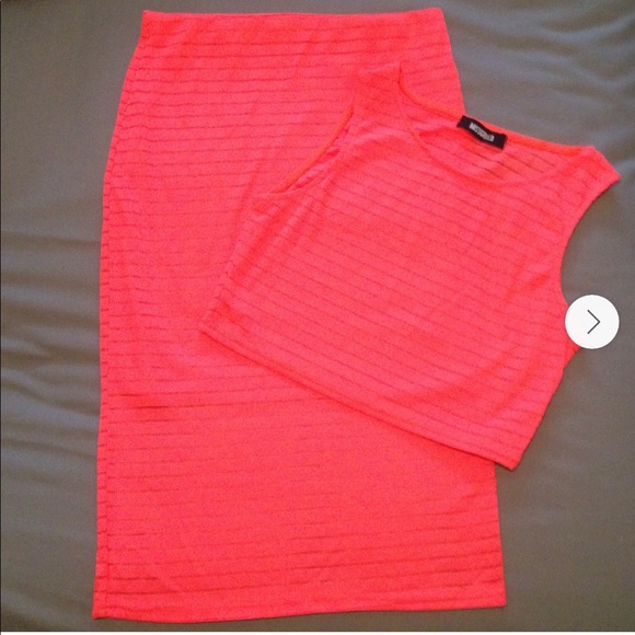 🚫SOLD🚫 Misguided Neon coral crop and midi skirt - Picture 2 of 4